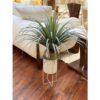 Maceta con planta artificial — vista 2